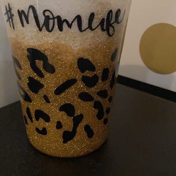 #momlife 32 oz tumbler custom - Picture 3 of 5
